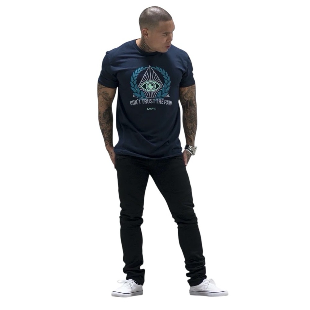Live Fit Apparel Black Graphic T-Shirt Size L